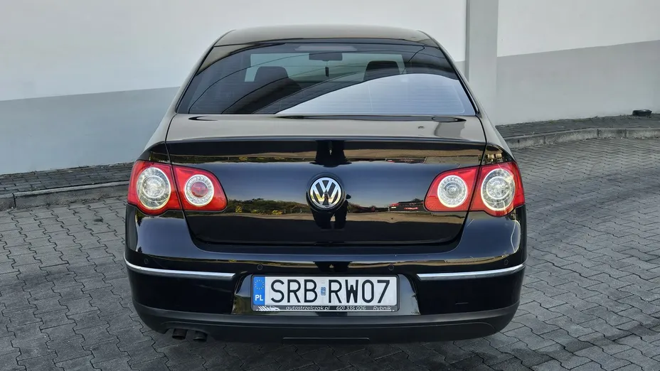VOLKSWAGEN Passat -