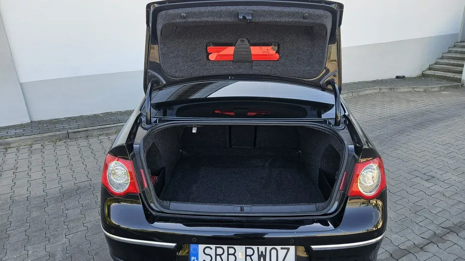 VOLKSWAGEN Passat -