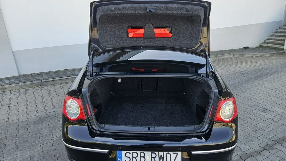 VOLKSWAGEN Passat -