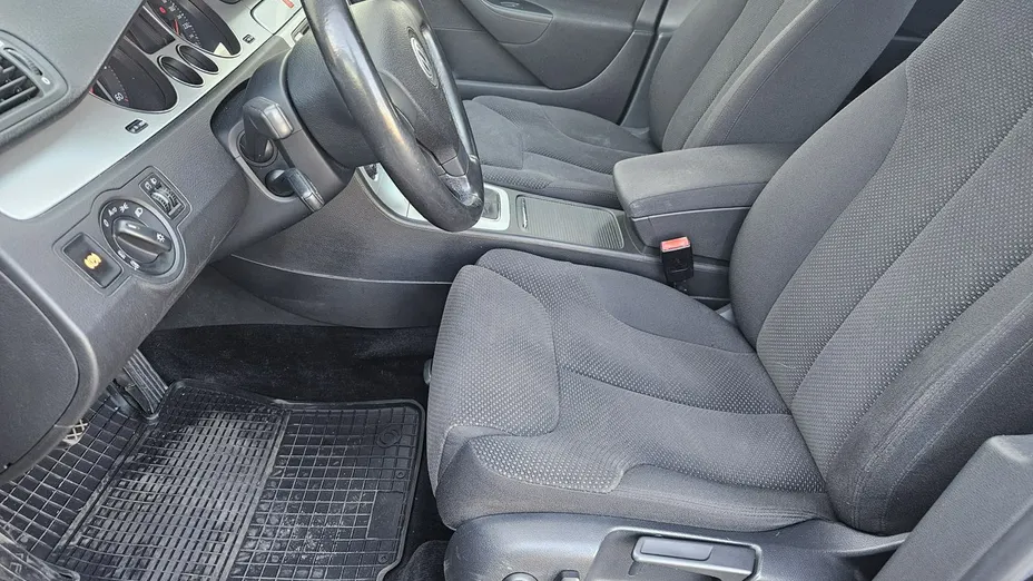 VOLKSWAGEN Passat -
