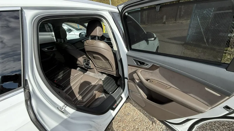 AUDI Q7 -
