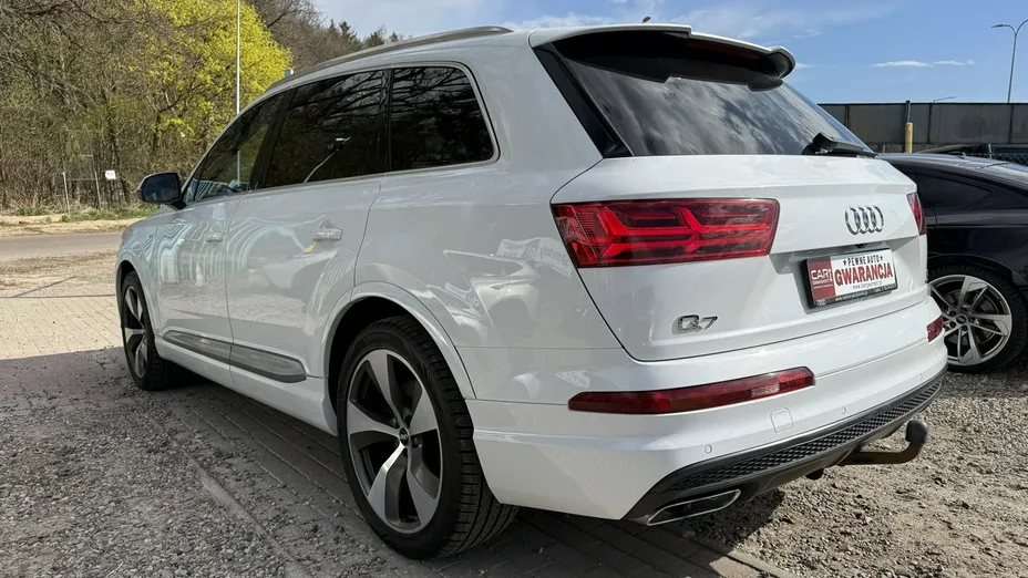 AUDI Q7 -