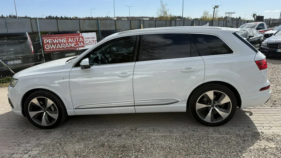 AUDI Q7 -