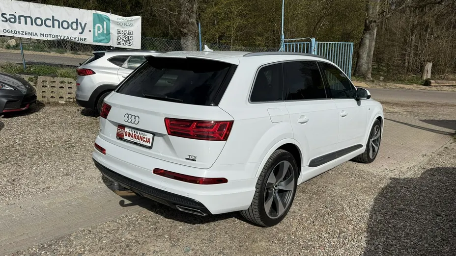 AUDI Q7 -