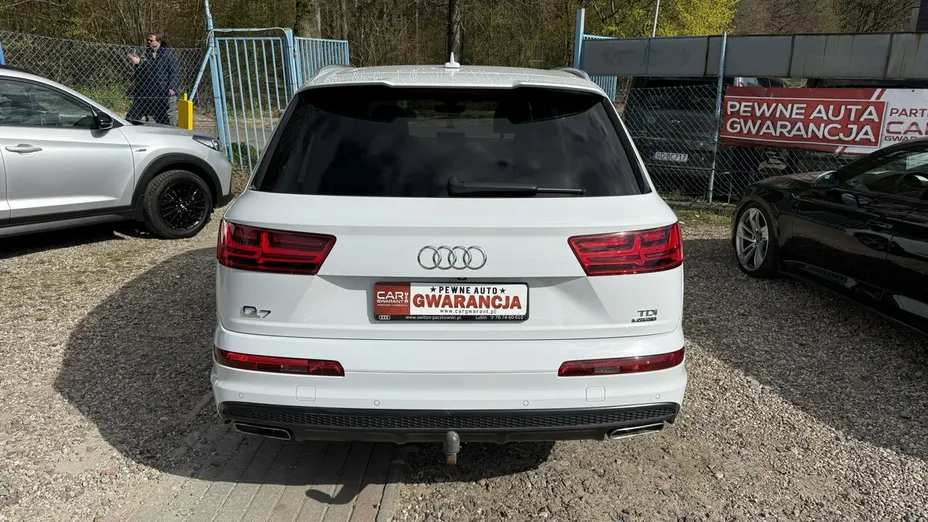 AUDI Q7 -