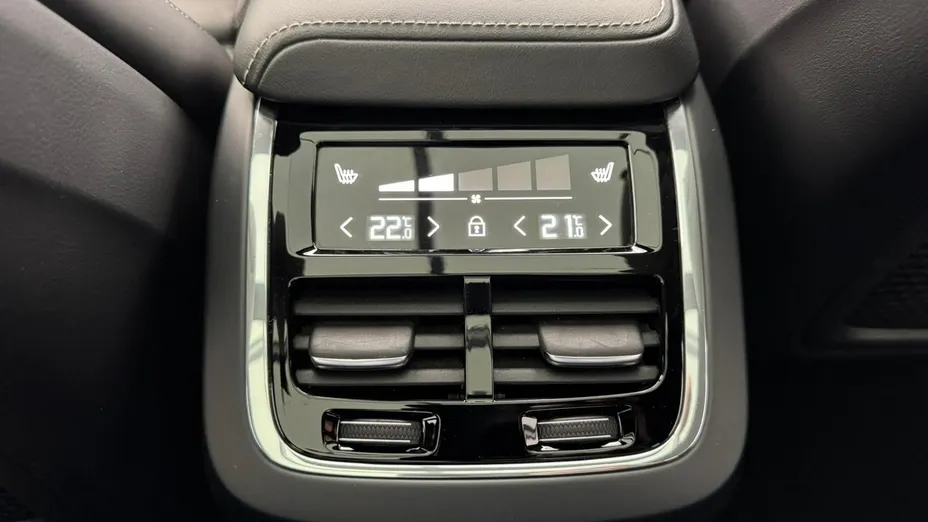 VOLVO XC60 -