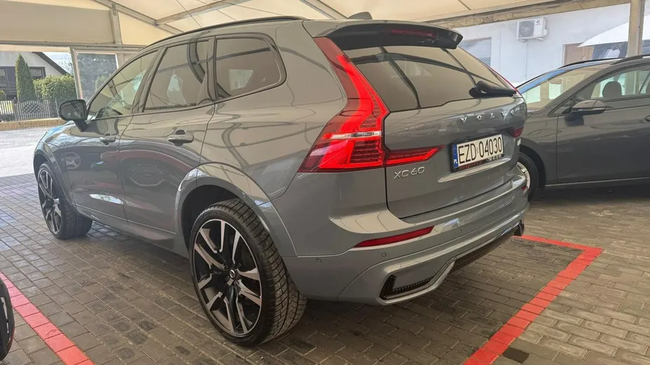 VOLVO XC60 -