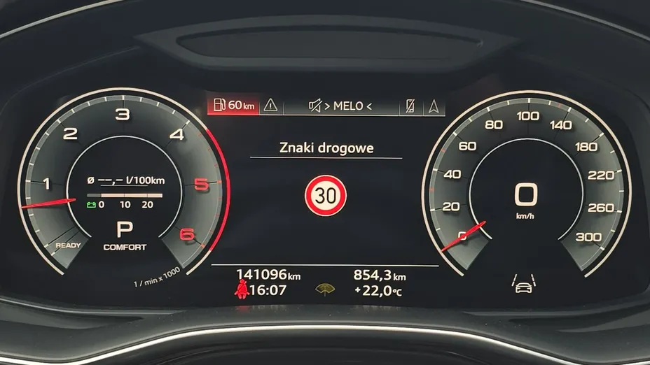 AUDI Q8 -