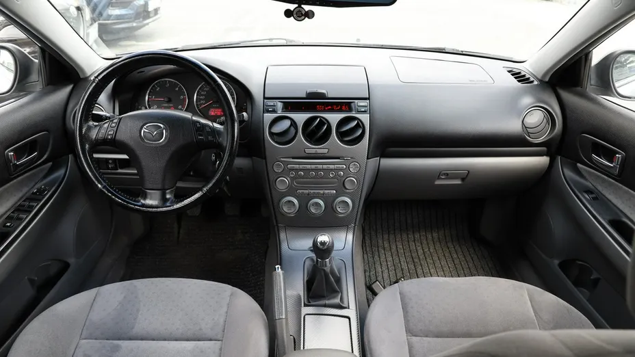 MAZDA 6 -