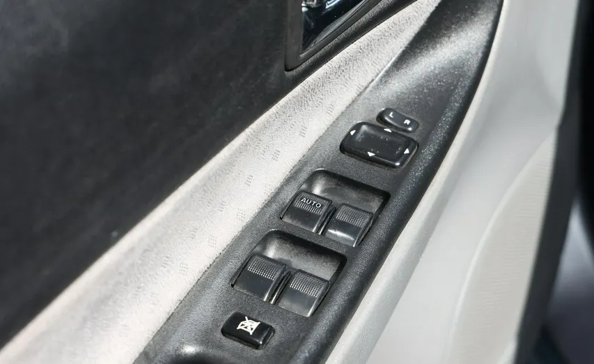 MAZDA 6 -