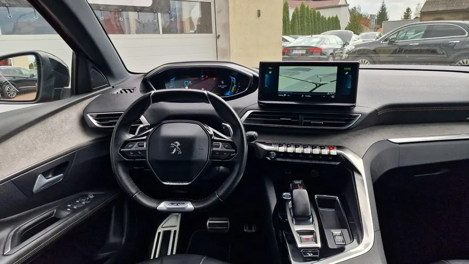 PEUGEOT 3008 -