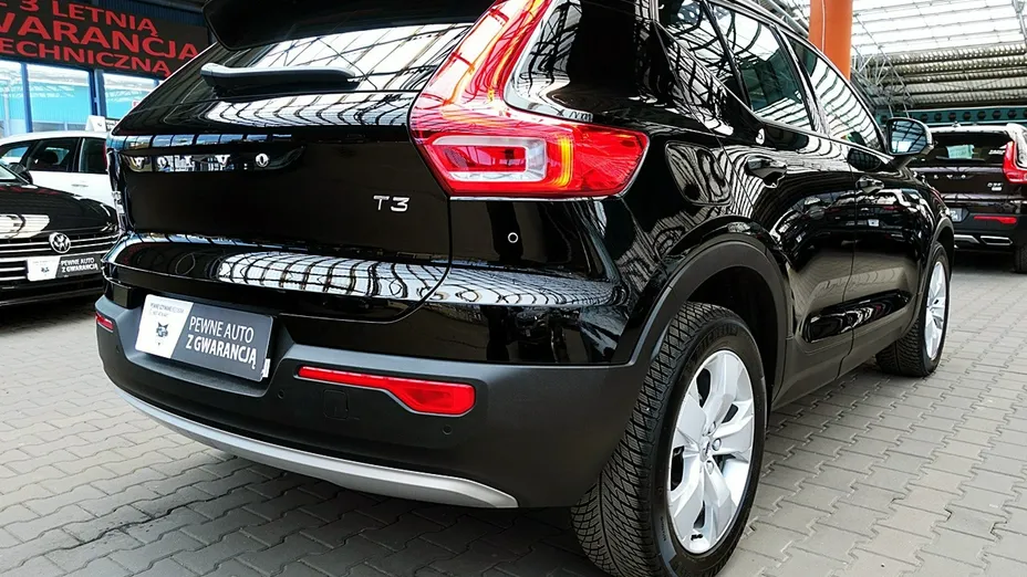 VOLVO XC40 -