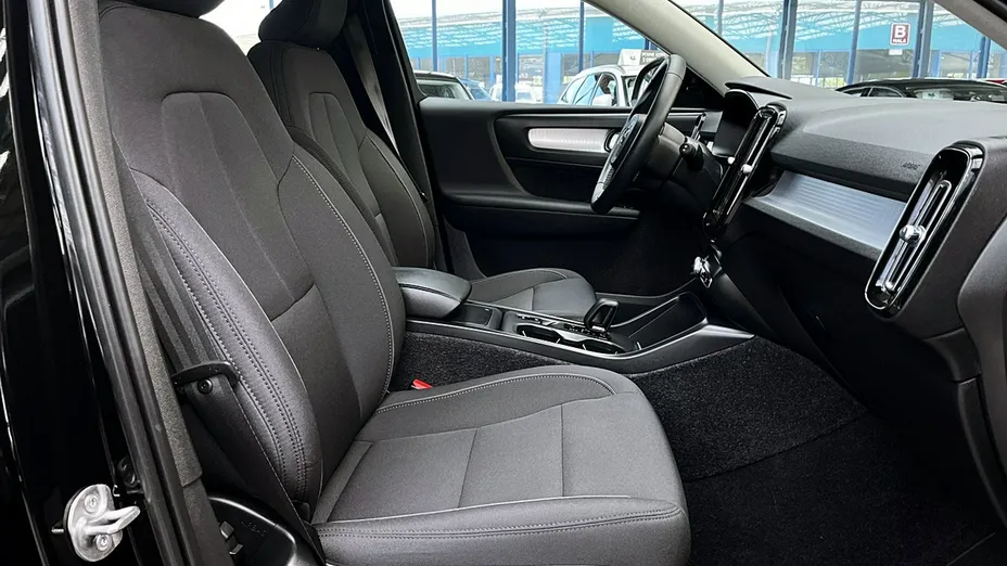 VOLVO XC40 -