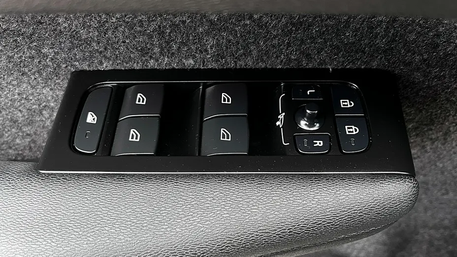 VOLVO XC40 -