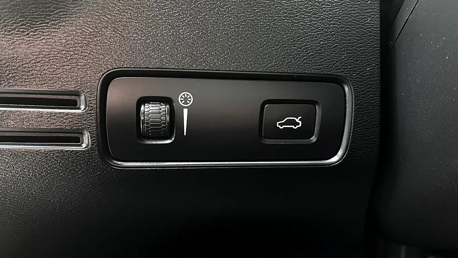 VOLVO XC40 -