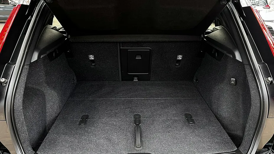 VOLVO XC40 -