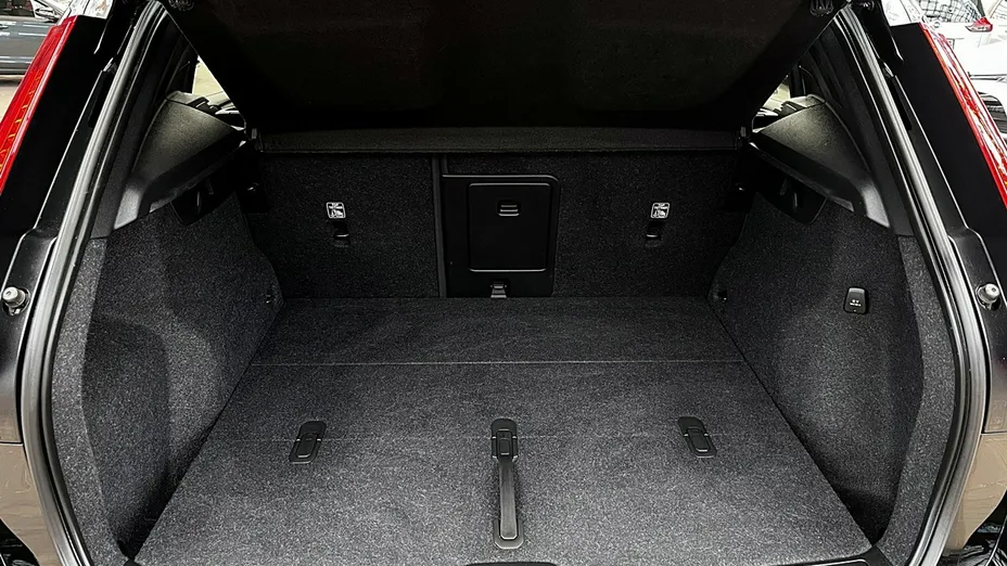 VOLVO XC40 -