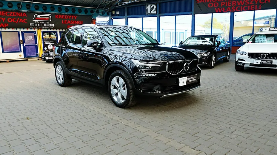 VOLVO XC40 -