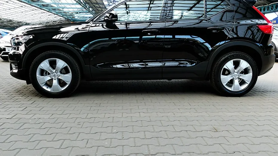 VOLVO XC40 -