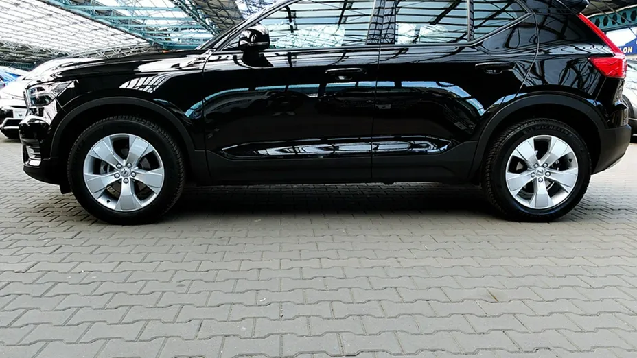 VOLVO XC40 -