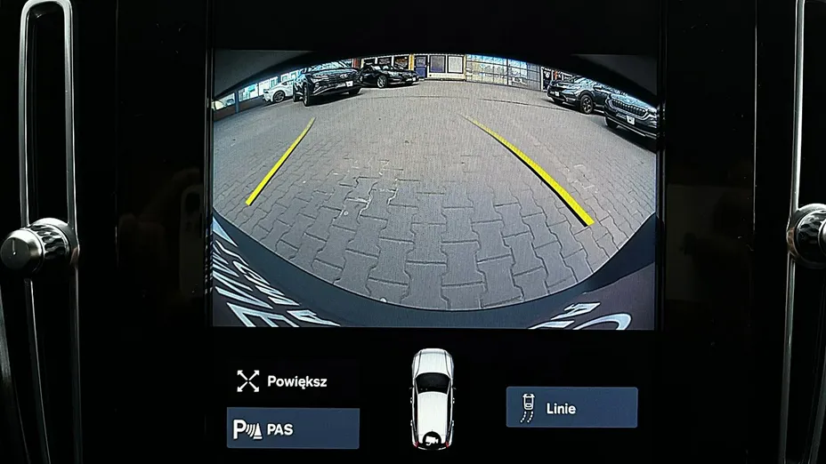 VOLVO XC40 -