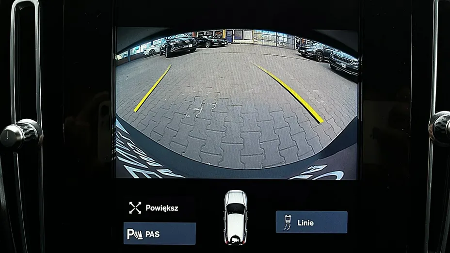 VOLVO XC40 -