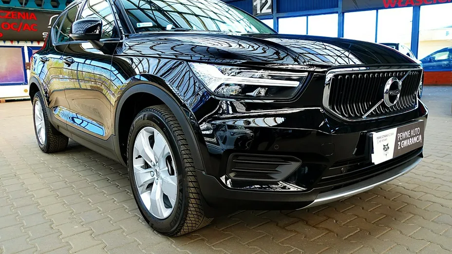 VOLVO XC40 -