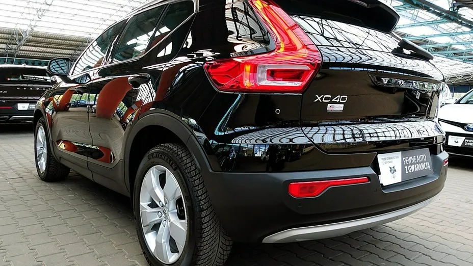 VOLVO XC40 -