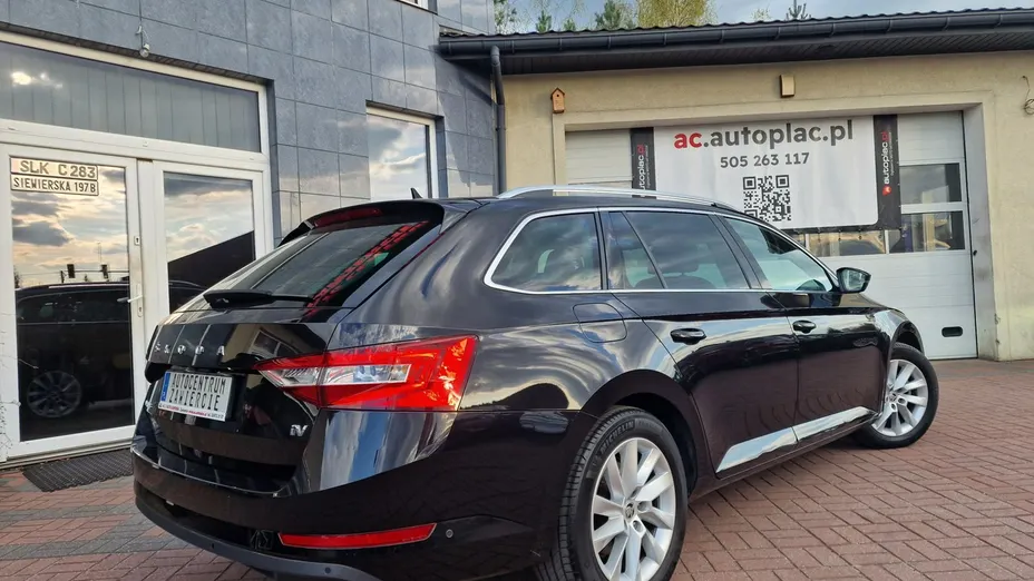SKODA Superb -