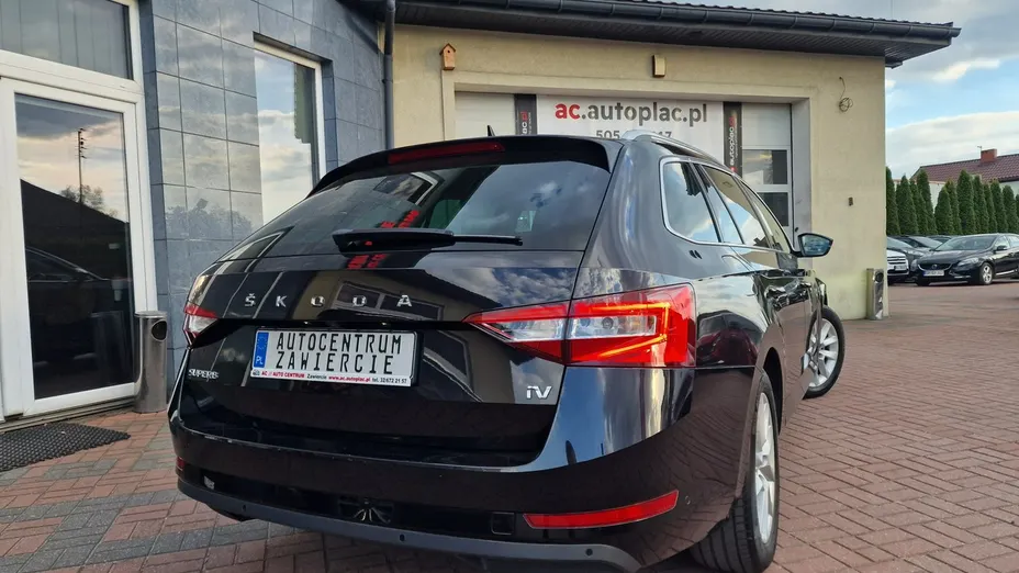 SKODA Superb -
