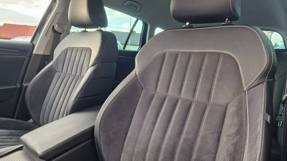 SKODA Superb -
