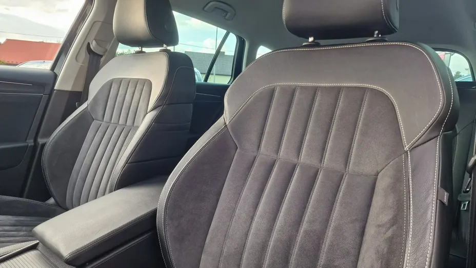 SKODA Superb -