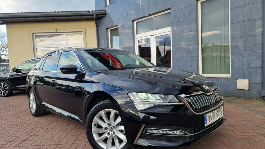 SKODA Superb -
