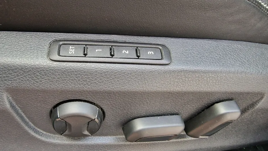 SKODA Superb -