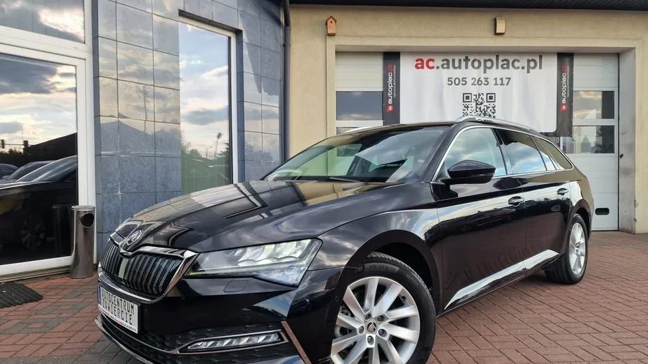 SKODA Superb -