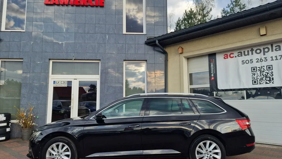 SKODA Superb -