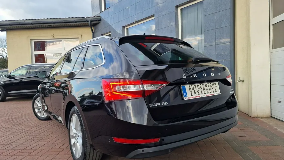 SKODA Superb -
