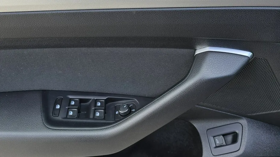 VOLKSWAGEN Passat -