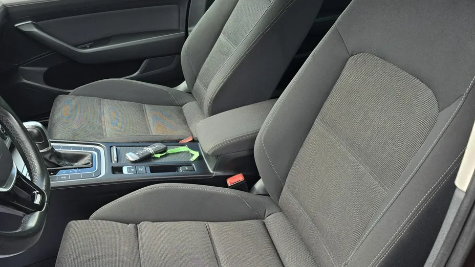 VOLKSWAGEN Passat -