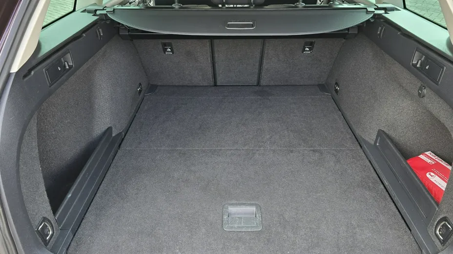 VOLKSWAGEN Passat -