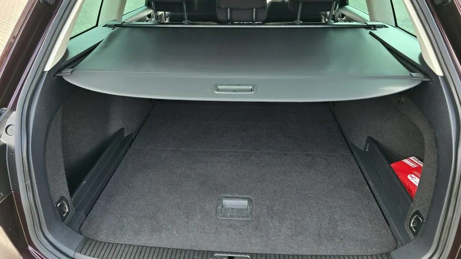 VOLKSWAGEN Passat -