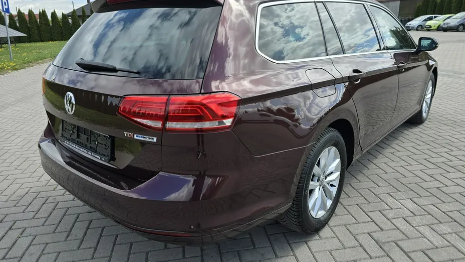 VOLKSWAGEN Passat -