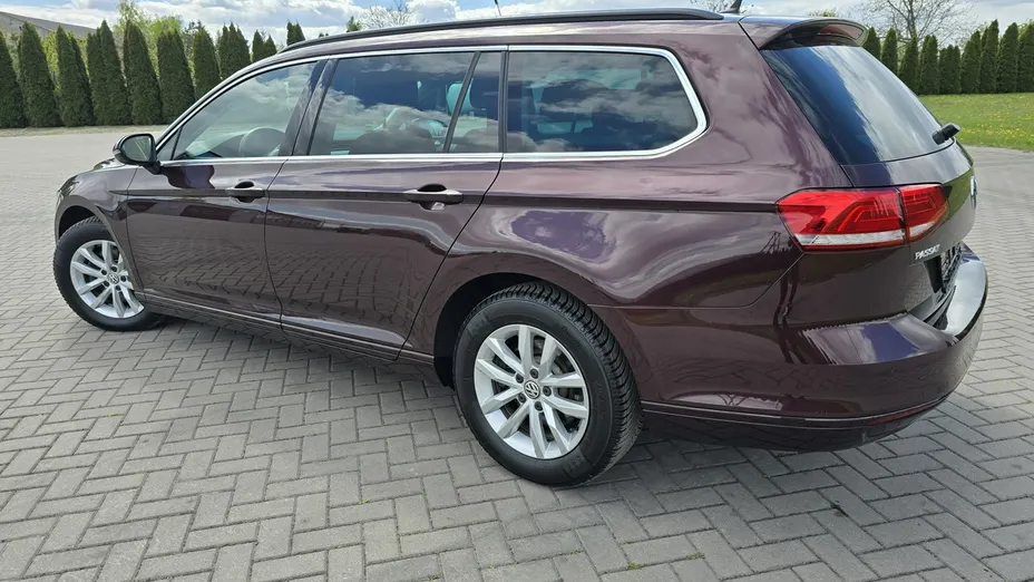 VOLKSWAGEN Passat -