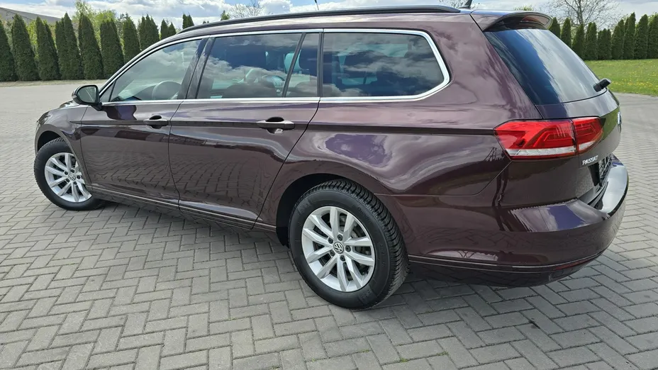 VOLKSWAGEN Passat -