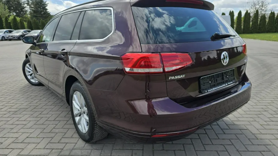 VOLKSWAGEN Passat -