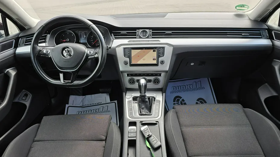 VOLKSWAGEN Passat -