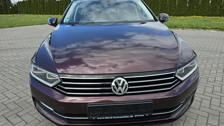 VOLKSWAGEN Passat -
