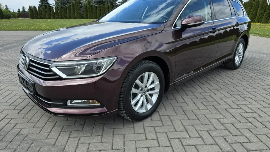VOLKSWAGEN Passat -