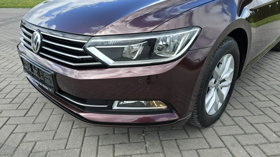 VOLKSWAGEN Passat -
