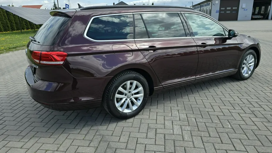 VOLKSWAGEN Passat -